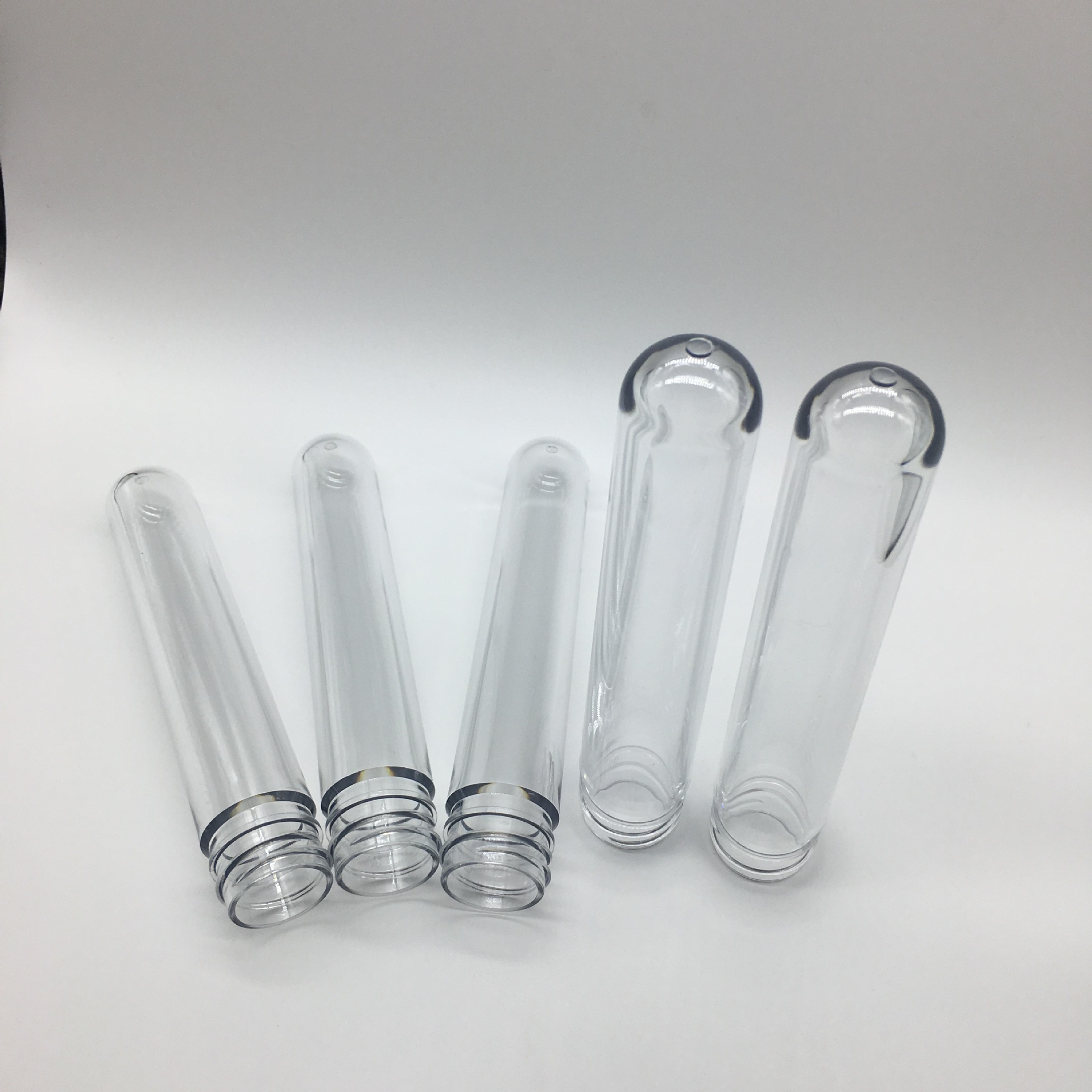 惠州瓶胚厂家介绍瓶胚底部变白的原因和瓶肩上方凹陷的原因是什么？