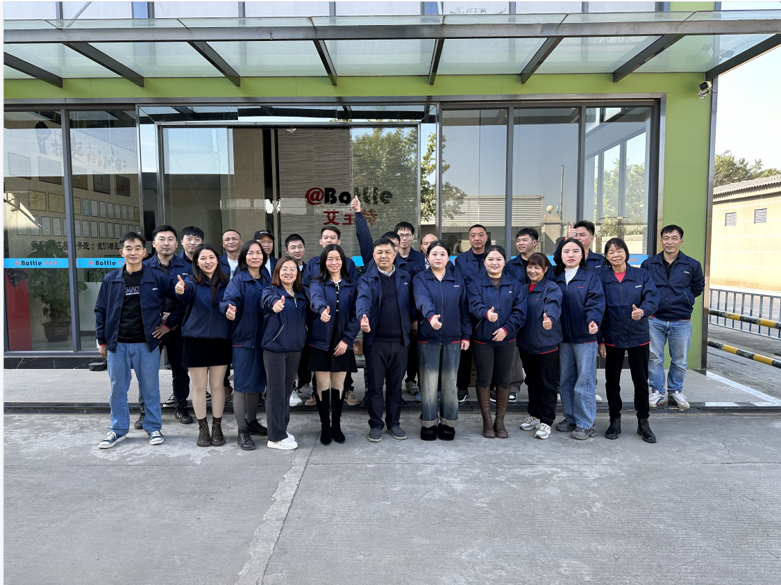 红龙poker官网-全新玩家福利计划,助你快速融入扑克世界总结大会暨迎新年团建活动在龙门富力温泉举行